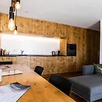 شقة Haus Golmenegg,