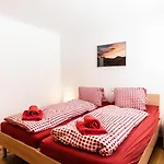 شقة Haus Golmenegg,